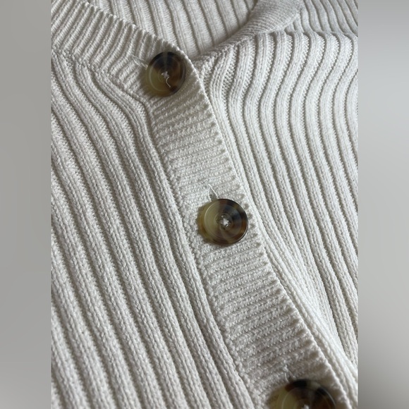 Hollister white/cream Cropped Cardigan- size xs - Picture 4 of 9